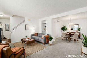 6775 Centennial Dr in Reynoldsburg, OH - Building Photo