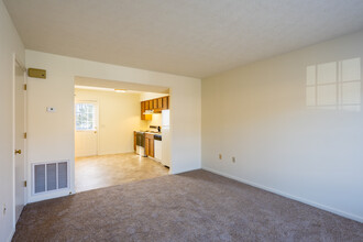 Twin Mountain Townhomes in Staunton, VA - Foto de edificio - Interior Photo