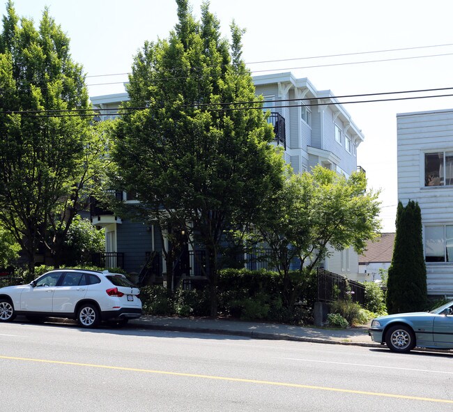 2446 W 4th Ave in Vancouver, BC - Building Photo - Primary Photo