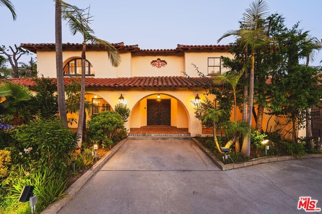 property at 324 Marguerita Ave