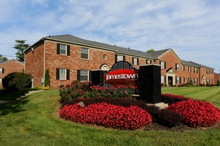 Jamestown at St. Matthews Apartments in Louisville, KY - Building Photo
