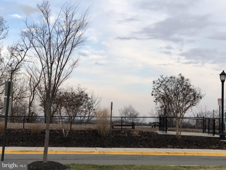 6301 Edsall Rd-Unit -323 in Alexandria, VA - Building Photo