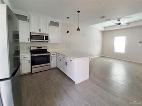 1506 Playa Dr-Unit -2 in Weslaco, TX - Building Photo - Building Photo