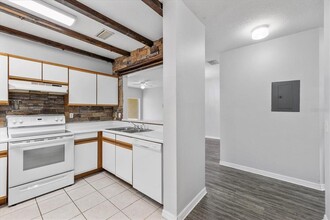 9621 Lakedale Way in Riverview, FL - Building Photo - Building Photo