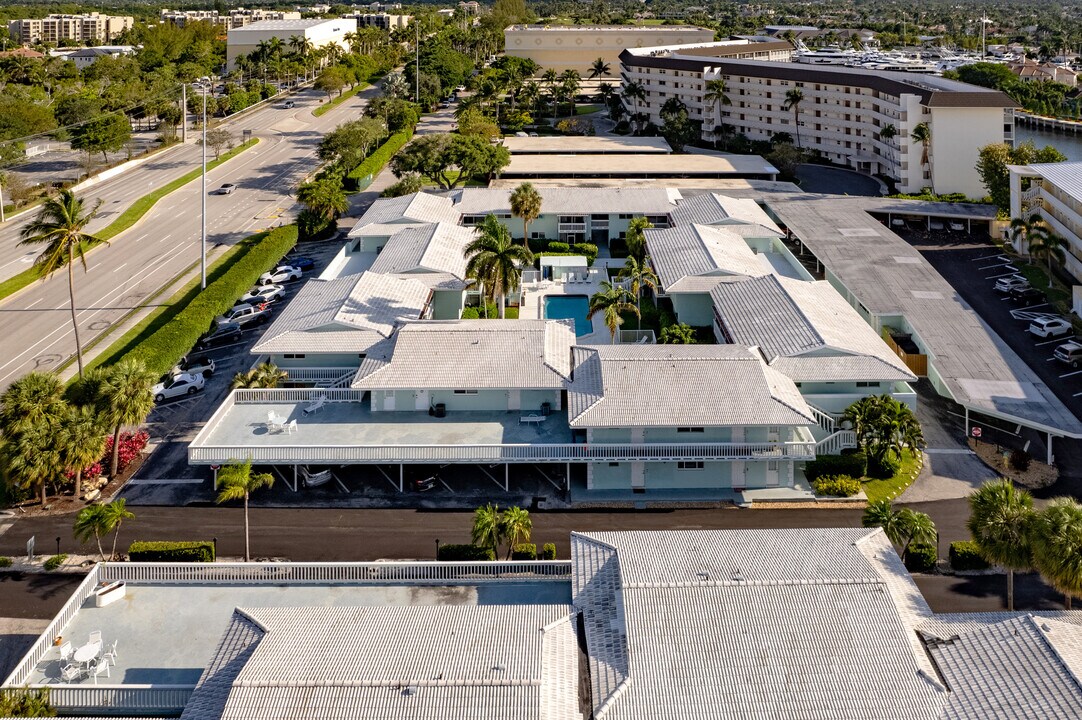 Riverhouse Gardens in Deerfield Beach, FL - Building Photo