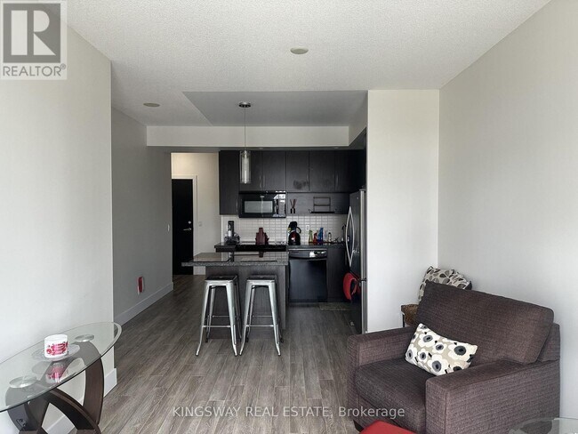 120 Homewood Ave in Toronto, ON - Building Photo - Building Photo