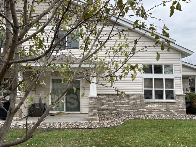 6953 99th Ct S in Cottage Grove, MN - Building Photo - Building Photo