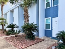 201 Pensacola Beach Rd in Gulf Breeze, FL - Building Photo