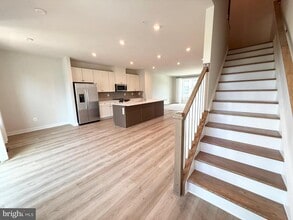 7840 Blackbriar Wy in Laurel, MD - Foto de edificio - Building Photo