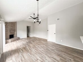 11007 Tobasa Ct in Houston, TX - Building Photo - Building Photo