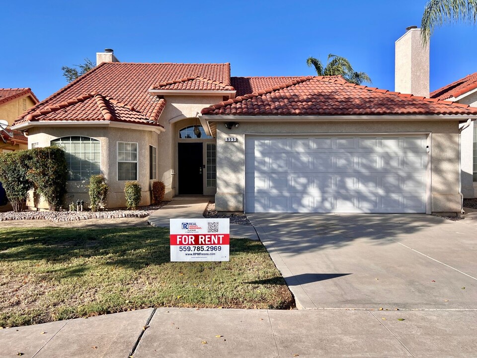 955 Robinson Ave in Clovis, CA - Building Photo