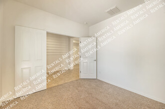 1081 W Deoni Trail in San Tan Valley, AZ - Building Photo - Building Photo