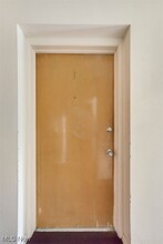 885 S Green Rd-Unit -5 in South Euclid, OH - Foto de edificio - Building Photo