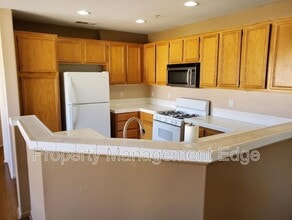 41283 Ashton Cir in Temecula, CA - Building Photo - Building Photo