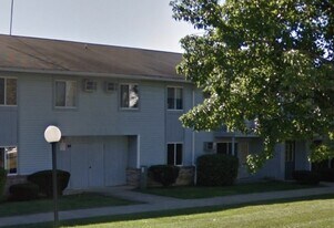 201 Country Club in Batesville, IN - Building Photo