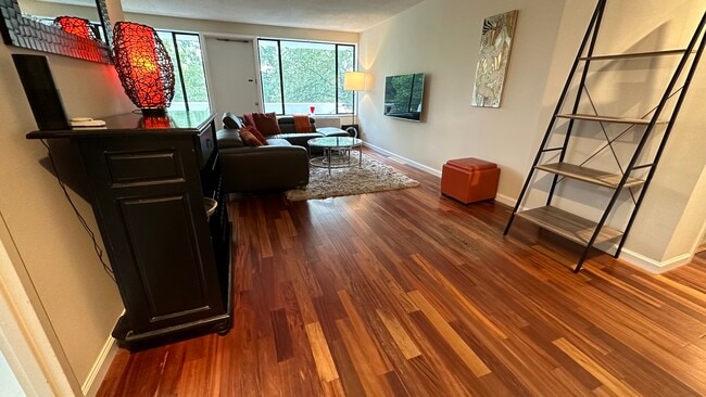 4501 Arlington Blvd, Unit 329 in Arlington, VA - Building Photo - Building Photo