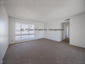 8821 W Sahuaro Dr in Peoria, AZ - Building Photo - Building Photo