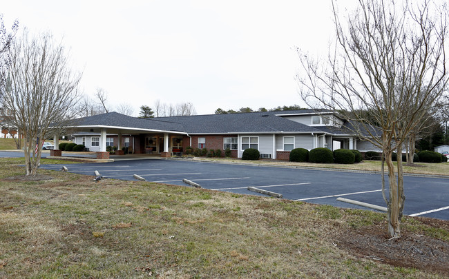 McLurd Manor in Stanley, NC - Building Photo - Building Photo