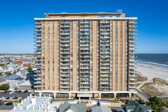 Vassar Square Condominiums in Ventnor City, NJ - Building Photo - Building Photo