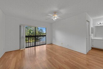 9220 NW 14th St, Unit 272 in Pembroke Pines, FL - Building Photo - Building Photo