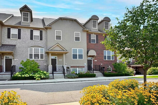 property at 863 Barclay Cir