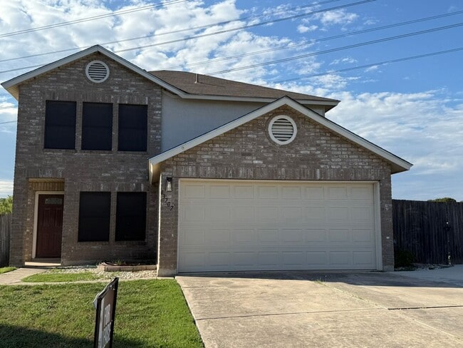 13707 Rowe Dr