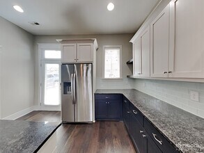 6817 Charlotte Pike in Nashville, TN - Building Photo - Building Photo