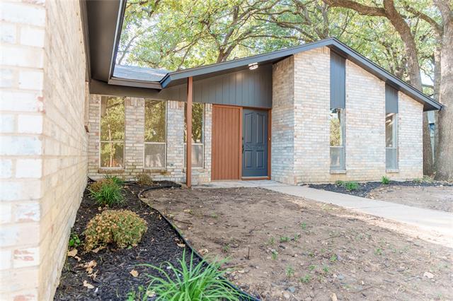 2920 Duff Dr in Arlington, TX - Foto de edificio - Building Photo