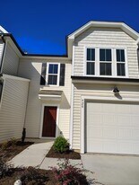 928 Lampton Ct in Jamestown, NC - Building Photo