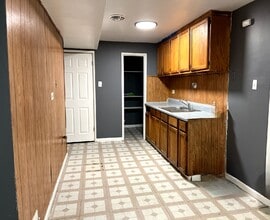 509 W 136th Pl in Riverdale, IL - Building Photo - Building Photo