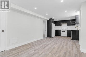 51 Runcorn St in St Catharines, ON - Building Photo - Building Photo