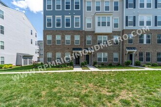 8121 Wistar Creek Dr in Henrico, VA - Building Photo - Building Photo