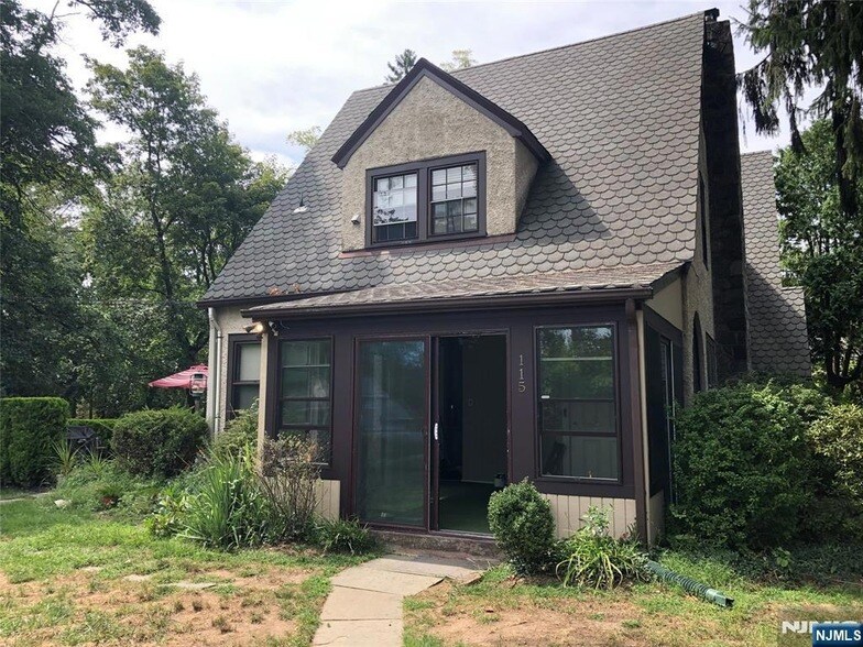 115 Degroff Pl, Unit 3-633 in Park Ridge, NJ - Building Photo
