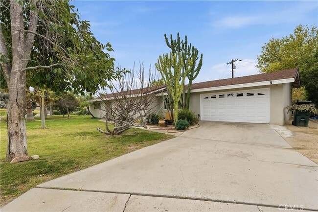 3920 El Camino Dr in San Bernardino, CA - Foto de edificio - Building Photo