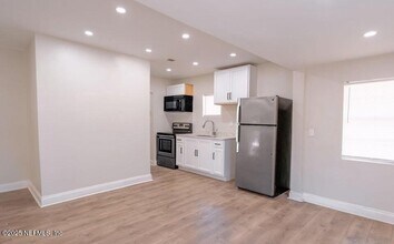 846 Baker Ave in Jacksonville, FL - Building Photo - Building Photo