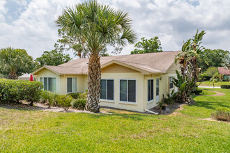 Highland Lakes in Palm Harbor, FL - Foto de edificio - Building Photo