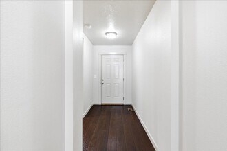 6709 S Warwickshire Ave in Boise, ID - Building Photo - Building Photo