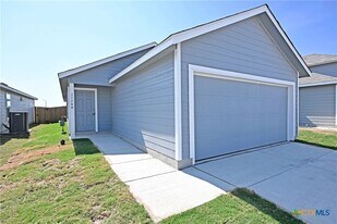 11560 Chestnut Barr Dr in Converse, TX - Building Photo