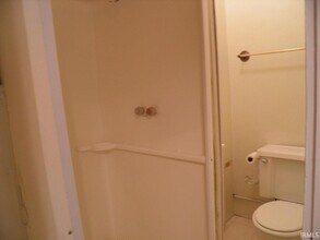 420 1/2 W 2nd Street Unit 2W in Bloomington, IN - Foto de edificio - Building Photo