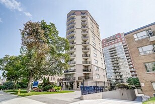 171 Erskine Avenue in Toronto, ON - Building Photo