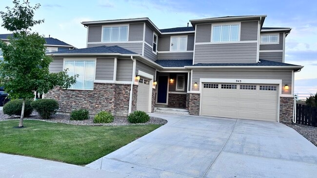 property at 943 Stagecoach Dr