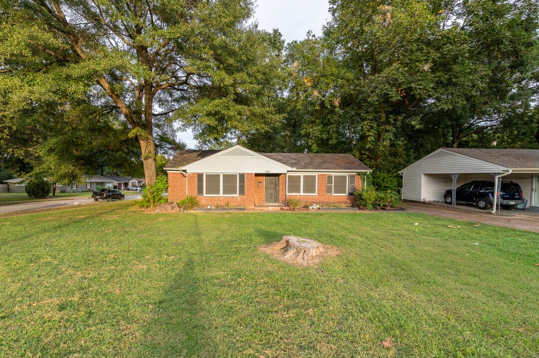 430 N Graham St in Memphis, TN - Building Photo