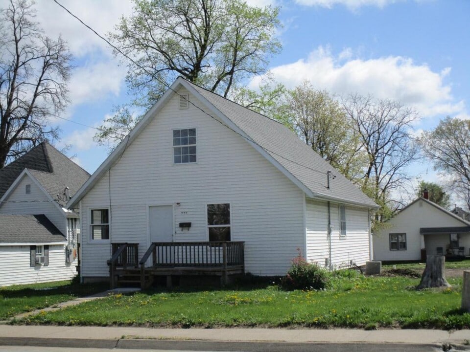 711 S Osteopathy Ave in Kirksville, MO - Building Photo