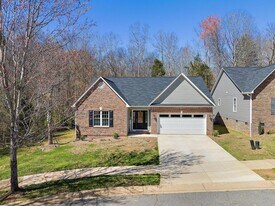 4302 Pickering Drive in Hickory, NC - Building Photo