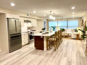 4082 Belair Ln in Naples, FL - Building Photo - Building Photo