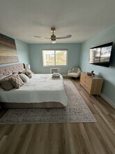 1550 Gulf Shore Blvd N, Unit Lago Mar in Naples, FL - Foto de edificio - Building Photo