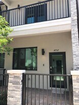 4757 NW 83rd Pkwy in Doral, FL - Building Photo