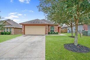 967 Oak Terrace Dr in Willis, TX - Building Photo