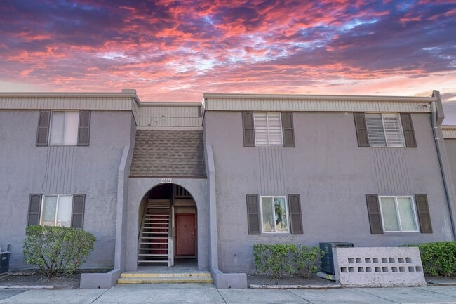 4004 Cortez Dr in Tampa, FL - Building Photo - Building Photo