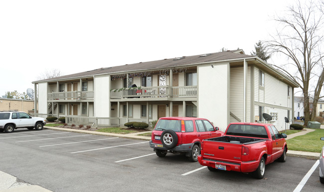 Smoky View Plaza in Powell, OH - Building Photo - Building Photo